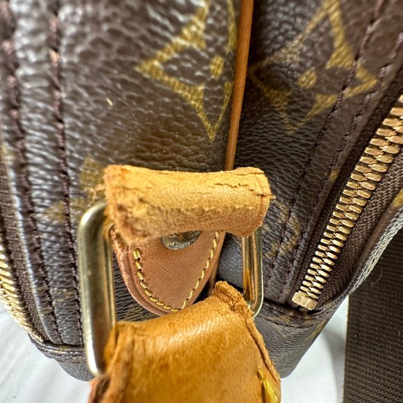 Louis Vuitton Reporter GM Monogram Crossbody Shoulder Bag - Picture 8 of 16